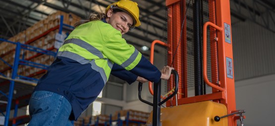 Aynı Metrekarede Daha Fazla Depolama: İstif Makinesi ile Alan Kazanma Stratejileri